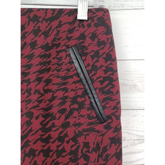 Chicos Pull On Pants Black Red Geometric Print Size 0.5 T - Picture 2 of 10